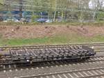 Slmmnps vierassige platte wagen van ON Rail met nummer 33 RIV 80 D-ORME 63 2 076-2 Abzweig Lotharstrasse. Forsthausweg, Duisburg 12-04-2018.