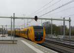 NS DM90 TW 3427 und 34XX einfahrt Gleis 4 in Enschede 28-11-2013.

NS DM90 treinstel 3427 en 34XX komen binnen op spoor 4 in Enschede 28-11-2013.