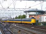 Elektrisch/377396/icm-tw-4018-und-4217-amsterdam .ICM TW 4018 und 4217 Amsterdam Centraal Station 22-10-2014.

.ICM treinstel 4018 en 4217 Amsterdam Centraal Station 22-10-2014.