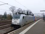 NMBS Lok 2863 von Railpool 186 424-8 mt Intercity nach Brssel. Gleis 5 Dordrecht, Niederlande 16-02-2017.

NMBS loc 2863 van Railpool 186 424-8 met intercity naar Brussel. Spoor 5 Dordrecht, Nederland 16-02-2017.