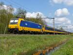 Elektrisch/736308/ns-traxx-lokomotive-186-032-6-91 NS TRAXX Lokomotive 186 032-6 (91 84 1186 032-6) Nemelaerweg, Oisterwijk 07-05-2021.

NS TRAXX locomotief 186 032-6 (91 84 1186 032-6) Nemelaerweg, Oisterwijk 07-05-2021.