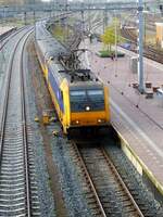Elektrisch/764989/ns-locomotief-186-113-4-mario-91 NS locomotief 186 113-4 'Mario' (91 84 1186 113-4 NL-NS) mit ICR Wagen Gleis 6 Rotterdam Centraal Station 11-12-2019.

NS locomotief 186 113-4 met de naam 'Mario' (91 84 1186 113-4 NL-NS) met ICR rijtuigen spoor 6 Rotterdam CS 11-12-2019.
