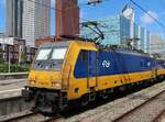 NS TRAXX Lokomotive 186 026-8 (91 84 11 86 026-8 NL-NS) Gleis 3 Den Haag Centraal Station 13-07-2023.

NS TRAXX locomotief 186 026-8 (91 84 11 86 026-8 NL-NS) spoor 3 Den Haag CS 13-07-2023.