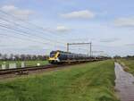 NS SNG-4 Triebzug 2717 Bahnbdergang Zanddijk, Rijssen 27-04-2023.