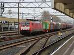 DB Cargo Lokomotive 189 088-8 mit Gterzug Gleis 7 Leiden Centraal Station 20-02-2024.