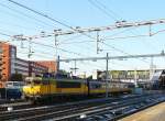 NS Lok 1765 mit Intercity nach Roosendaal. Zwolle 11-12-2012.

Lokomotief 1764 met ICR-rijtuigen als Intercity over de IJssellijn naar Roosendaal bij vertrek uit Zwolle 11-12-2012.