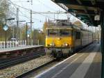 was-es-bald-nicht-mehr-gibt/321962/ns-lok-1759-mit-icr-wagen-gleis NS Lok 1759 mit ICR-Wagen Gleis 3 in Deventer 28-11-2013.

NS locomotief 1759 met ICR-rijtuigen als Intercity van Zwolle naar Roosendaal. Spoor 3 Deventer 28-11-2013.
