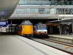 NS ICM-III Triebzug 4051 und Sprinter SGM-II Triebzug 2142 Gleis 12 und 14 Utrecht Centraal Station 10-07-2019.