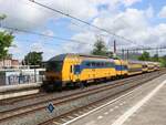 was-es-bald-nicht-mehr-gibt/814249/ns-ddz-iv-triebzug-7510-intercity-1644 NS DDZ-IV Triebzug 7510 Intercity 1644 von Enschede nach Schiphol. Apeldoorn 16-05-2023.

NS DDZ-IV treinstel 7510 als trein 1644 van Enschede naar Schiphol. Apeldoorn 16-05-2023.