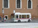 ATAC Bus 674 Tecnobus Gulliver U520 ESP Baujahr 2010. Piazza Venezia, Rom 01-09-2014.

ATAC bus 674 Tecnobus Gulliver U520 ESP bouwjaar 2010. Piazza Venezia, Rome 01-09-2014.