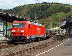 185 303-5 der DB Schenker Rail, fhrt am 30.04.2012 mit gem.