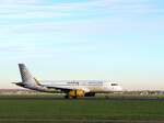 EC-MNZ Vueling Airbus A320-200 Baujahr 2016. Flughafen Amsterdam Schiphol, Niederlande. Vijfhuizen 13-11-2022.

EC-MNZ Vueling Airbus A320-200 bouwjaar 2016. Polderbaan van de luchthaven Schiphol. Vijfhuizen 13-11-2022.