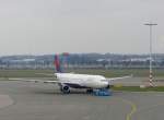Delta Airlines Airbus A330-300 N807NW. Flughafen Schiphol, Amsterdam, Niederlande 13-03-2011.

Delta Airlines Airbus A330-300 geregistreerd als N807NW. Eerste vlucht van dit vliegtuig 01-03-2004. Schiphol 13-03-2011.