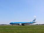 KLM PH-AKE Airbus A330-303 mit dem Name  Praa do rossio Lisboa  Erstflug dieses Flugzeugs war am 17-01-2013.