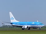 KLM PH-BGQ Boeing 737-700 mit Name  Wielewaal  Flughafen Schiphol, Niederlande 08-05-2016.