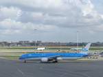 KLM PH-BHI Boeing 737-9 mit dem Name  Lavendel . Erstflug dieses Flugzeugs war am 08-09-2016. Flughafen Amsterdam Schiphol, Niederlande 04-03-2020.

KLM PH-BHI Boeing 737-9 met de naam  Lavendel . Eerste vlucht van dit vliegtuig was op 08-09-2016. Luchthaven Schiphol 04-03-2020.