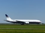 Privilege Style EC-MIA Boeing 777-28EER mit der Name  Auria  Baujahr 2002. Flughafen Schiphol, Amsterdam, Niederlande 08-05-2016.

Privilege Style EC-MIA Boeing 777-28EER genaamd  Auria . Eerste vlucht van dit vliegtuig 18-04-2002. Polderbaan luchthaven Schiphol 08-05-2016.