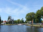  Zijlpoort  Zijlsingel, Leiden 09-06-2016.

Zijlsingel, Zijlpoort en geopende Schrijversbrug. Zijlsingel, Leiden 09-06-2016.