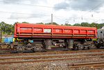 Schttgutkippwagen (Zweiseitenkippwagen) mit pneumatischer Bettigung und vier Radstzen 33 51 6738 556-6 PL-DBSRP (der Gattung Fas) der DB Schenker Rail Polska S.A., abgestellt am 15.10.2016 in