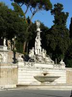 Fontana della dea di Roma, Piazza del Popolo, Rom 29-08-2014.