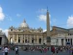 Petersdom. Petersplatz (Piazza San Pietro), Rom 31-08-2014.

De Sint Pieter. Sint Pietersplein (Piazza San Pietro), Rome 31-08-2014.
