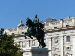 madrid/452318/standbild-von-philip-iv-plaza-de Standbild von Philip IV Plaza de Oriente, Madrid 28-08-2015.

Standbeeld van Philip IV Plaza de Oriente bij het koninkelijk paleis, Madrid 28-08-2015.