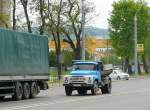 SIL 130 LKW Bohdana Khmel'nyts'kohostrasse Lviv, Ukraine 08-05-2014.

ZIL 130 vrachtwagen Bohdana Khmel'nyts'kohostraat Lviv, Oekrane 08-05-2014.