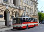 LKP LET O-Bus 583 koda 14Tr11/6 Baujahr 1990. Universitetska Strasse, Lviv 28-05-2017.

LKP LET trolleybus 583 koda 14Tr11/6 bouwjaar 1990. Universitetska straat, Lviv 28-05-2017.