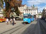 LKP LET TW 1139 Tatra KT4SU Baujahr 1988. Rynok Platz, Lviv 30-08-2016.

LKP LET tram 1139 Tatra KT4SU bouwjaar 1988. Rynok plein, Lviv 30-08-2016.