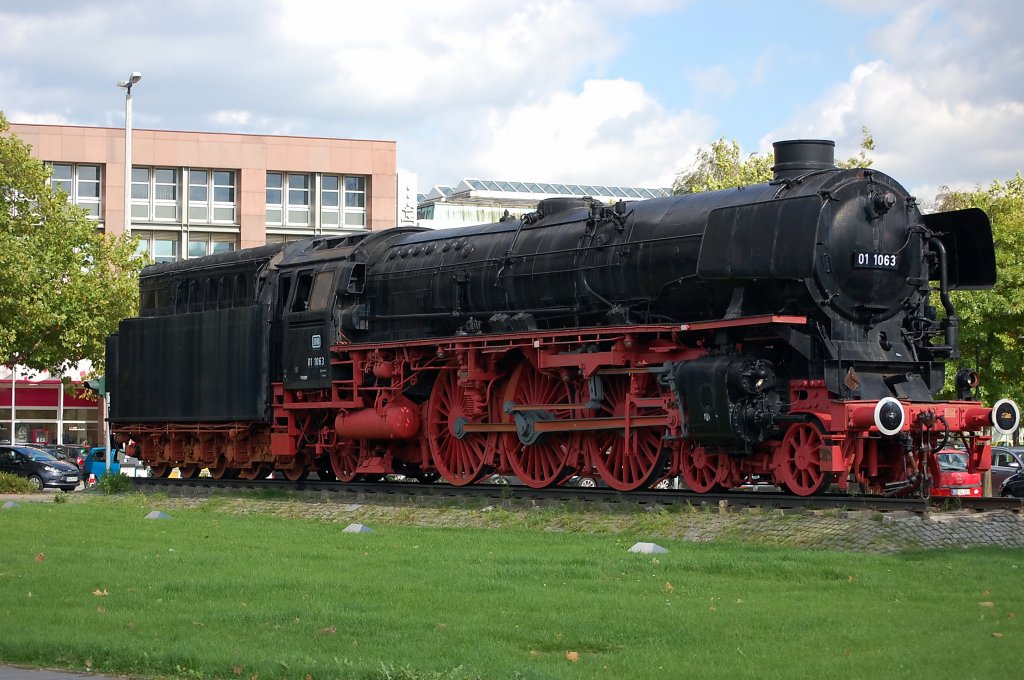 01 1063 steht seid dem 29.04.1977 als Denkmal am Braunschweiger Hauptbahnhof. 15.09.2010 