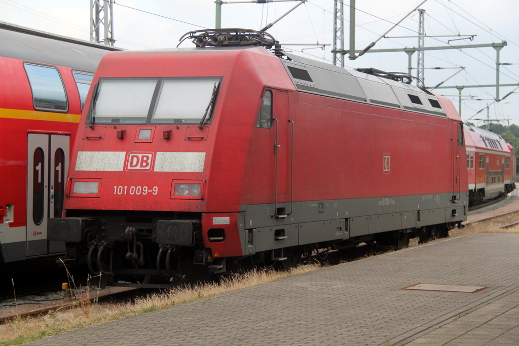 101 009-9 abgestellt im Rostocker Hbf.22.06.2013