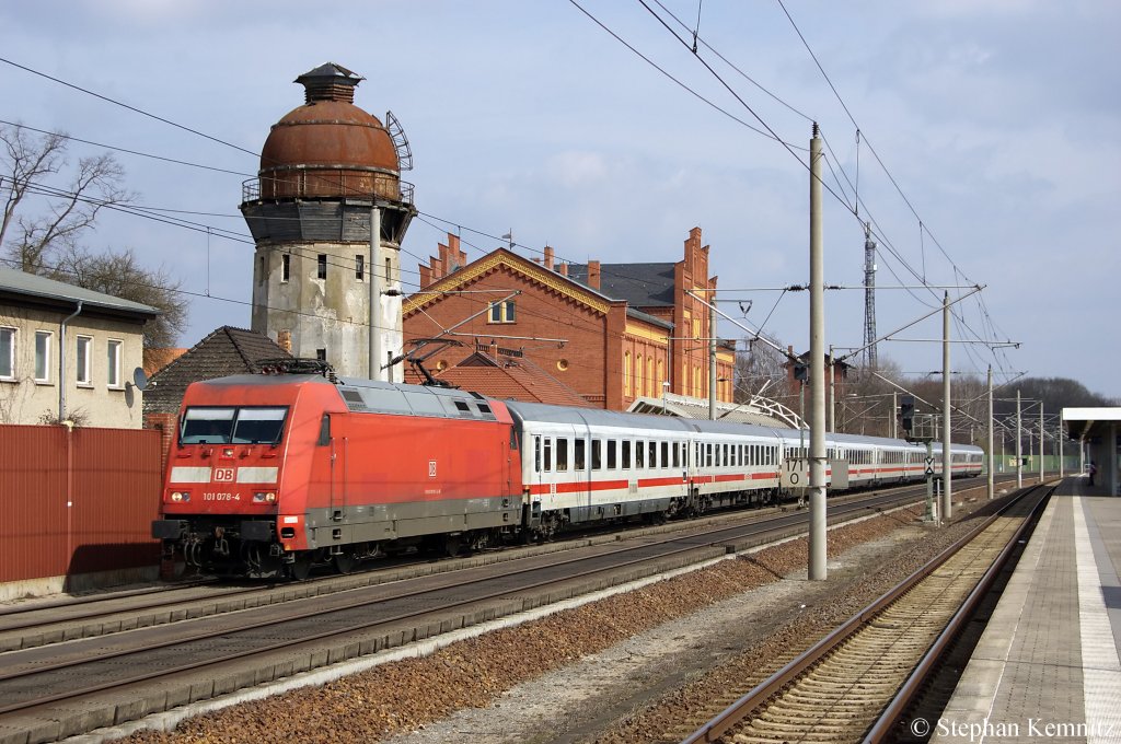 101 078-4 mit dem IC 144 von Berlin Ostbahnhof nach Schiphol (Airport) in Rathenow. 01.04.2011