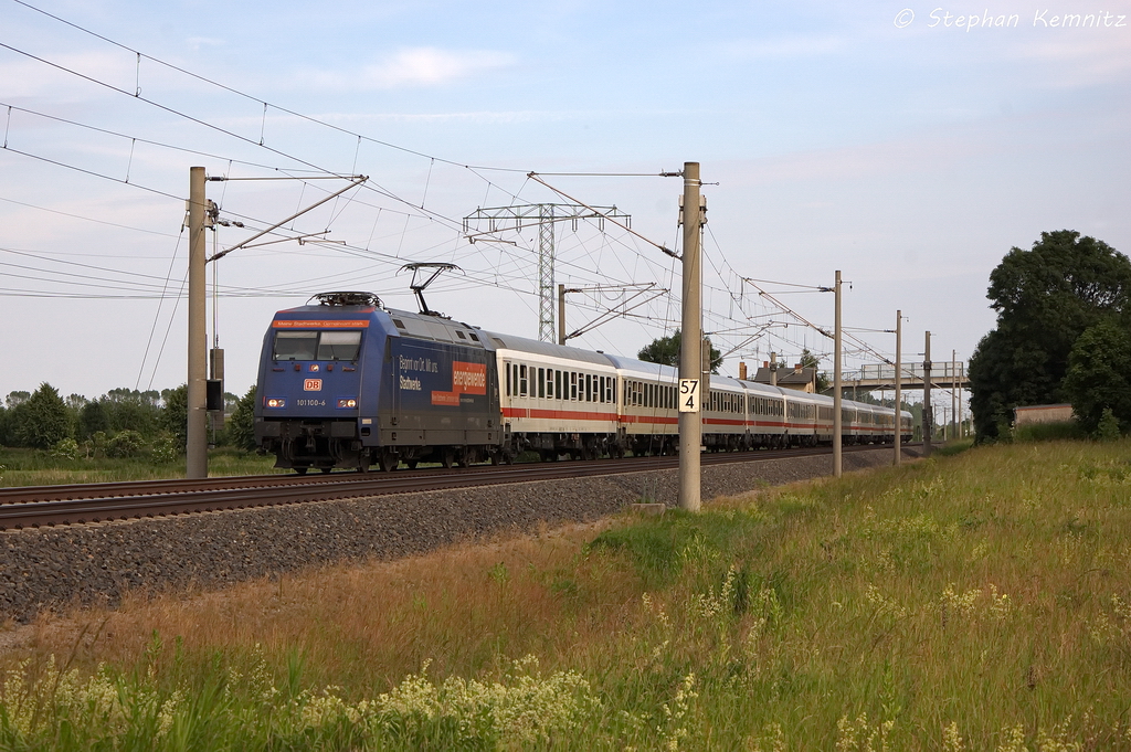 101 100-6  Energiewende  mit dem DPN 2671  Kreuzfahrersonderzug  von Berlin Gesundbrunnen nach Warnemnde in Vietznitz. 17.06.2013