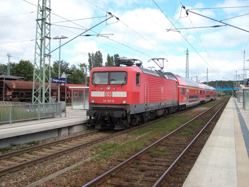 112 107 mute am 07.September 2010 fr einen Flirt einspringen.Mit dem RE 33214 Sassnitz-Rostock in Bergen/Rgen.