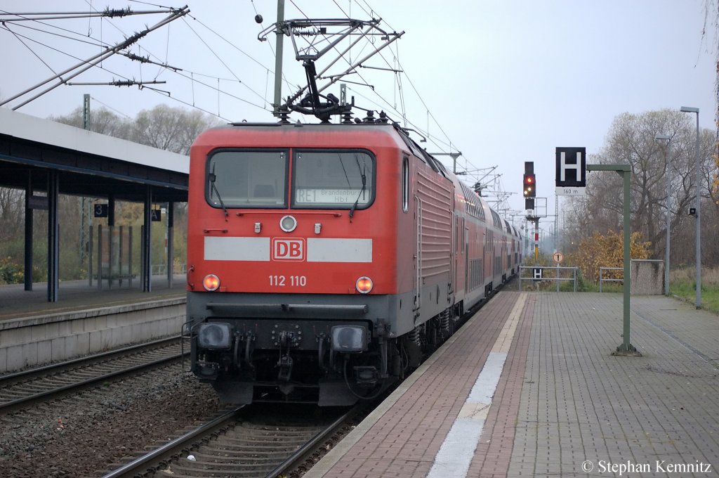 112 110 mit dem RE1 aus Frankfurt(Oder) auf den Weg in die Abstellstelle in Brandenburg um den RE1 nach Magdeburg Platz zu machen. 09.11.2010