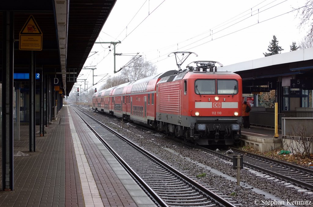 112 110 mit dem RE1 (RE 18177) nach Frankfurt(Oder) in Brandenburg Hbf. 12.12.2010