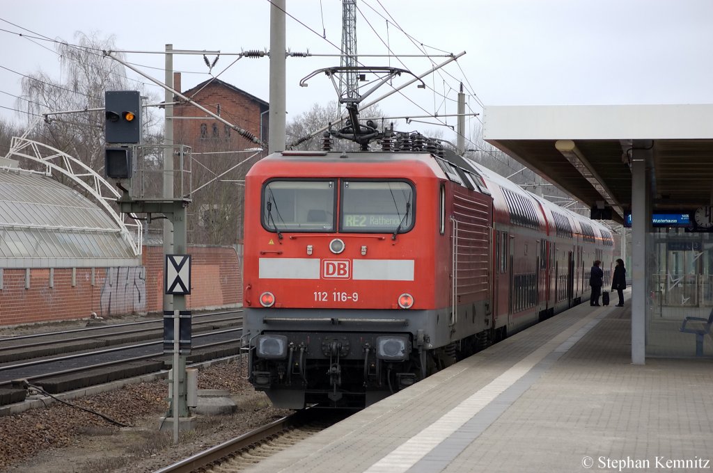 112 116-9 mit dem RE2 (RE 37411) nach Knigs Wusterhausen in Rathenow. 18.03.2011