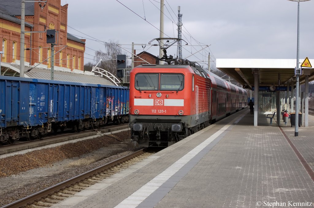 112 120-1 mit dem RE2 (RE 37411) nach Knigs Wusterhausen in Rathenow. 05.03.2011