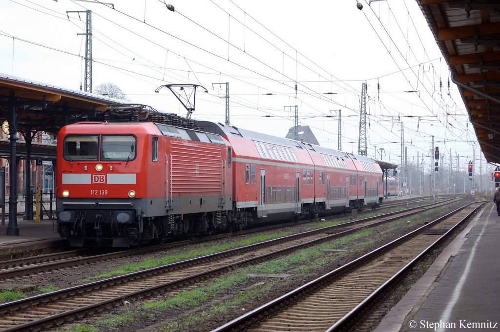 112 139 mit dem RE (RE 36064) nach Uelzen in Stendal. 20.11.2010