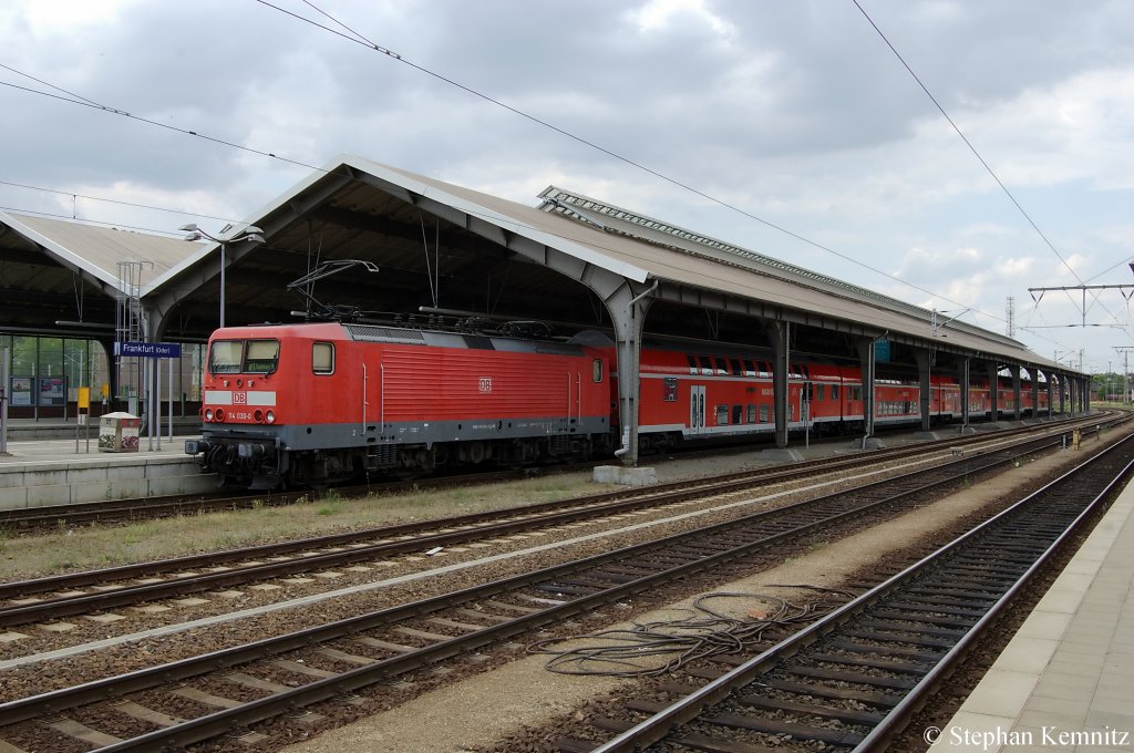 114 030-0 mit dem RE1 (RE 18126) nach Magdeburg Hbf in Frankfurt(Oder). 16.06.2011