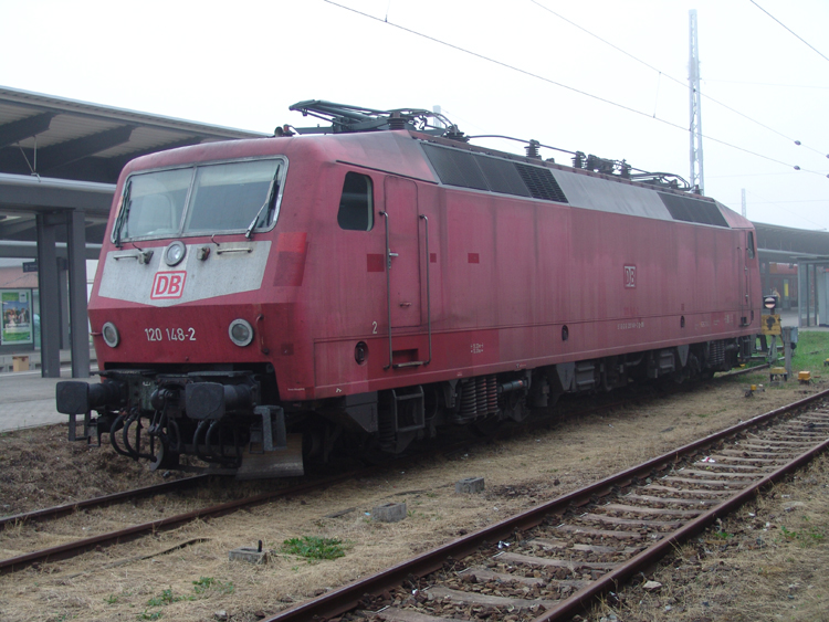 120 148-2 abgestellt im Rostocker Hbf(11.09.10)