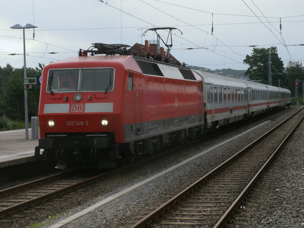 120 148 mit dem Uex nach Kln,am 27.August 2011,im verregneten Binz.