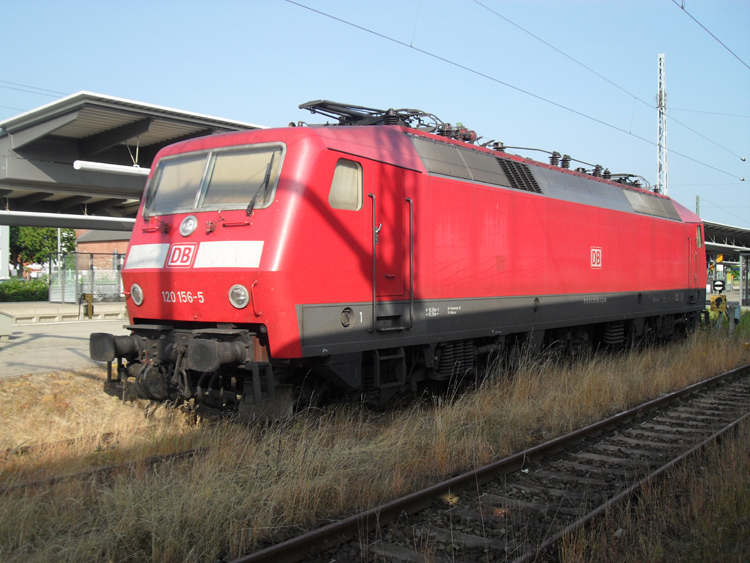 120 156-5 wartet auf Ihren nchsten Einsatz im Rostocker Hbf(25.06.10)