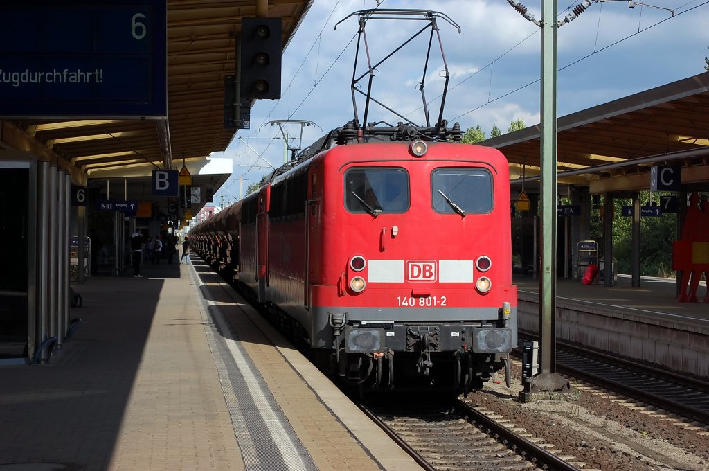 140 801-2 & 140 761-8 mit einem Schotterzug in Braunschweig. 15.09.2010