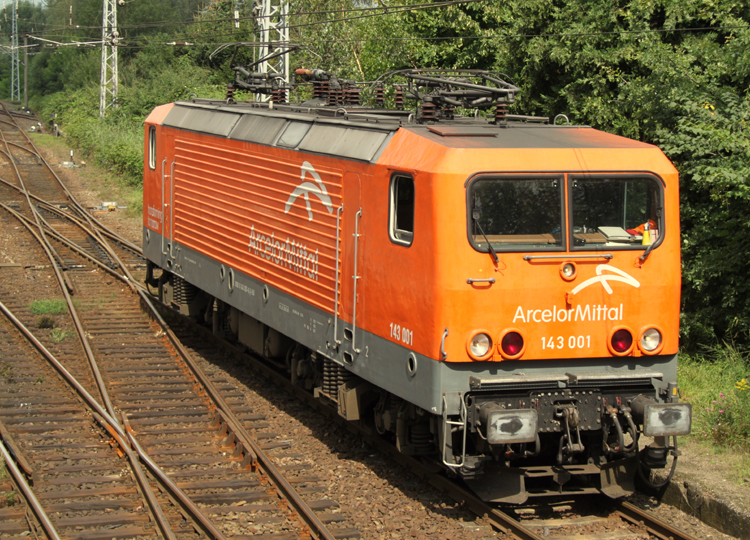 143 001 setzt am 13.08.2011 in Rostock-Bramow um.
