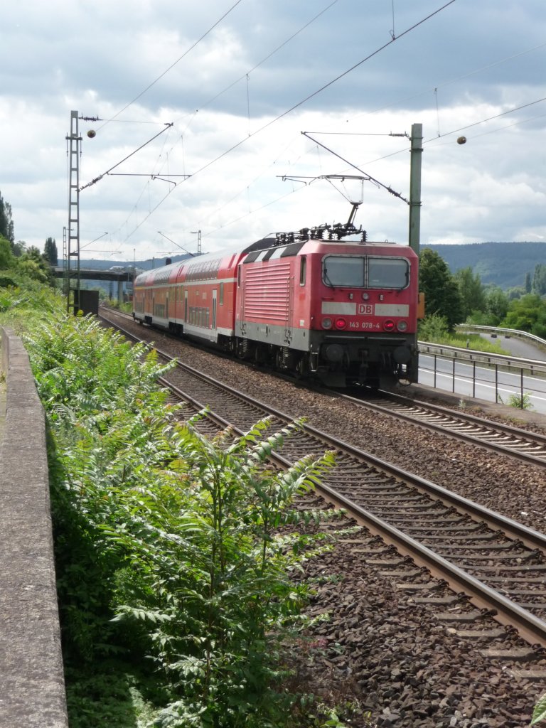 143 078 am 08.08.2012 bei Linz (Rhein).
RB27 -> Koblenz Hauptbahnhof