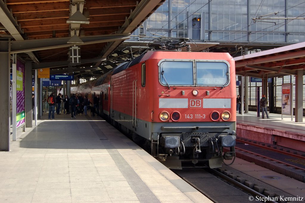 143 111-3 mit dem RE7 (RE 18721) nach Belzig in Berlin Friedrichstrae. 26.03.2011