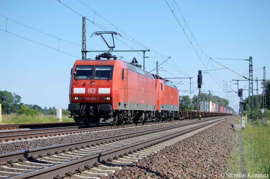 145 074-1 & 189 006-0 (kalt) mit einem Containerzug in Friesack(Mark) in Richtung Neustadt(Dosse) unterwegs. 30.05.2011