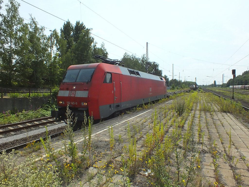 152 145 passiert am Mittag des 16.7.13 den Bahnhof Gladbeck-West.