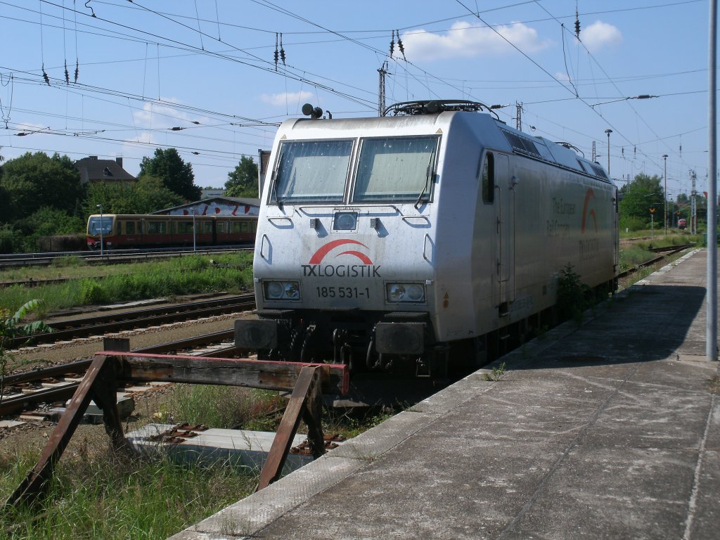 185 531 am 12.Juni 2011 in Berlin Lichtenberg,Momentan ist die Lok im Einsatz bei der Georgs Verkehrsorganisation um den Nachtzug Berlin-Malm-Berlin zubespannen.